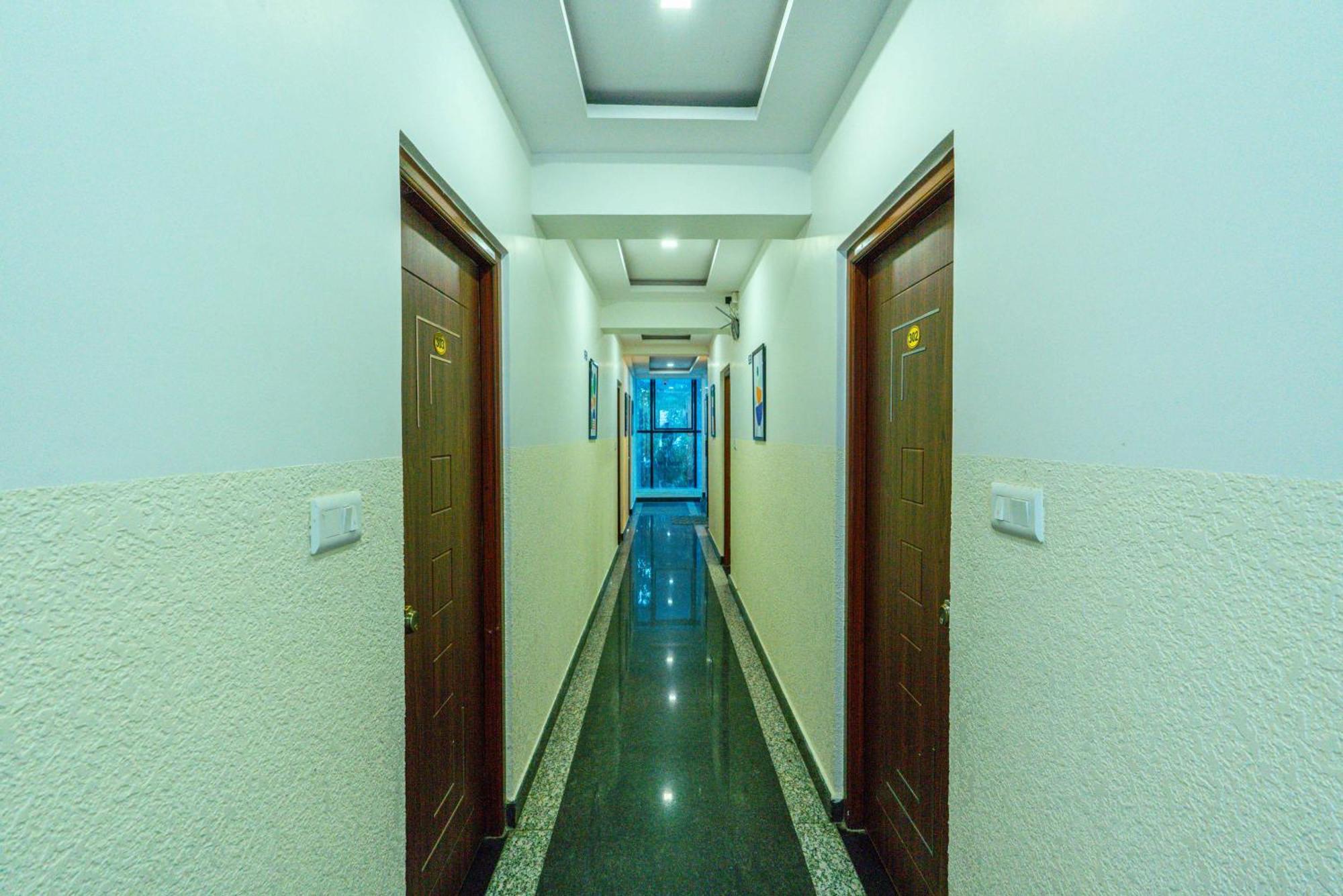 Treebo Elmas Grand Hotel Bangalore Luaran gambar