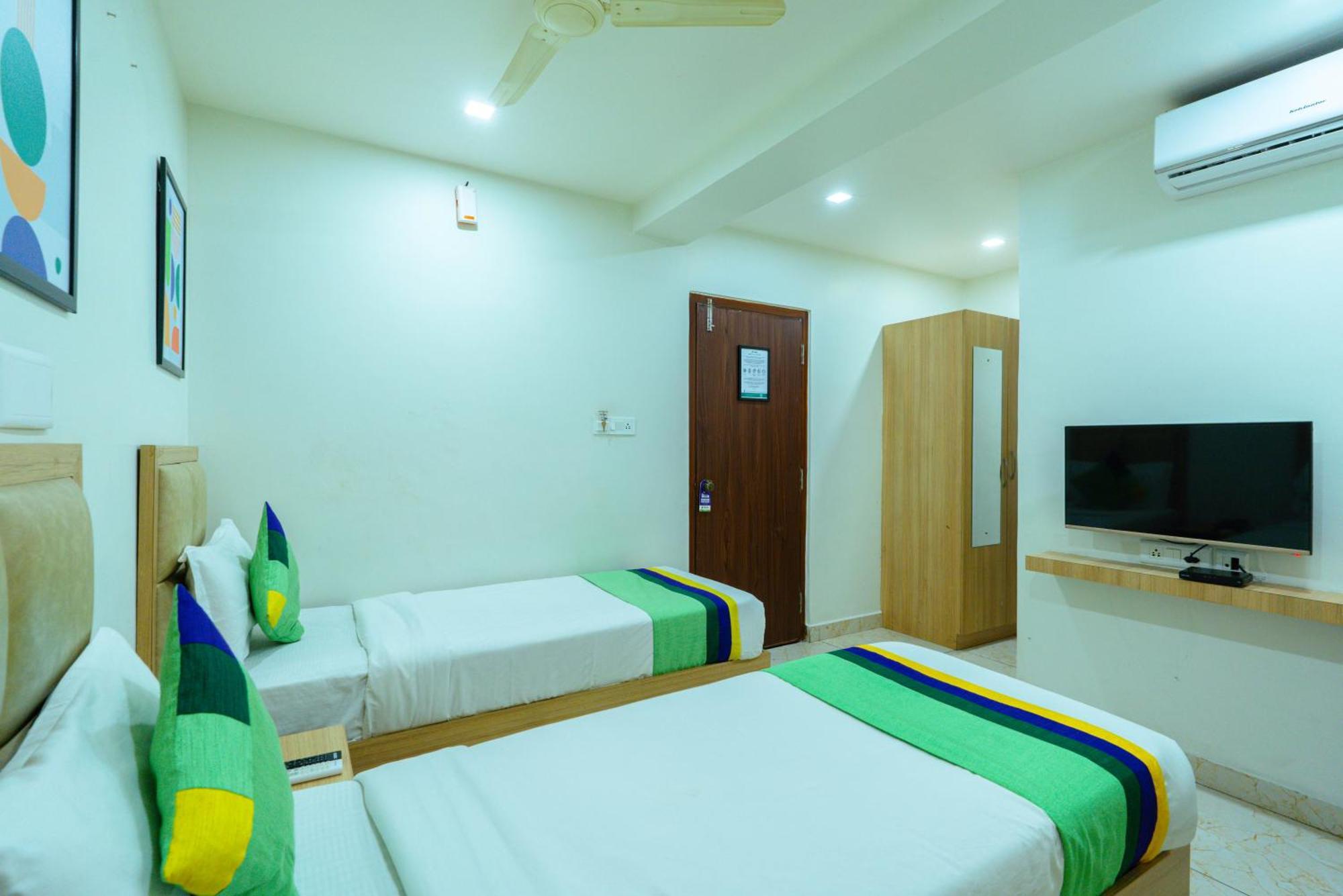 Treebo Elmas Grand Hotel Bangalore Luaran gambar