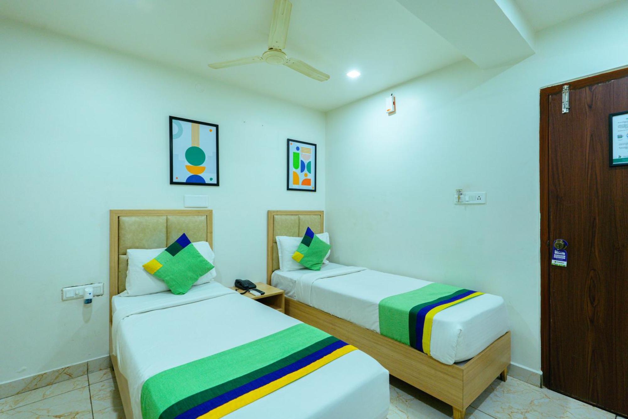 Treebo Elmas Grand Hotel Bangalore Luaran gambar
